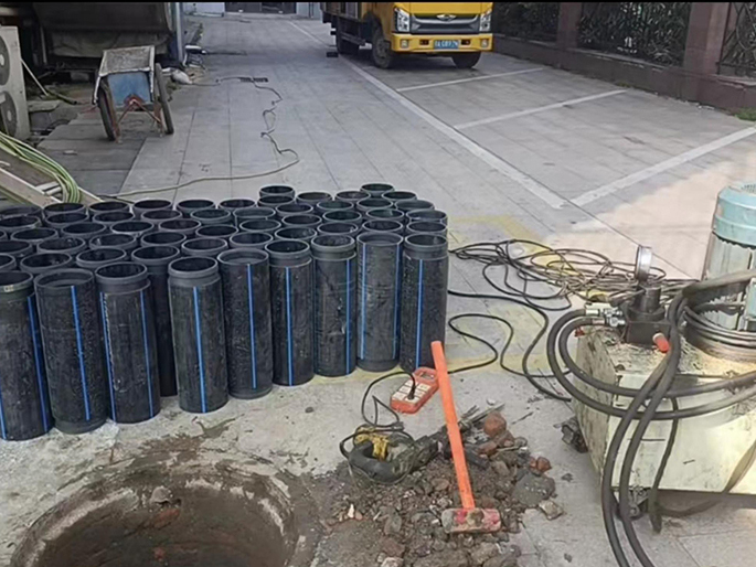 武宣PE置换管厂家 DN315置换管 非开挖管短管置换